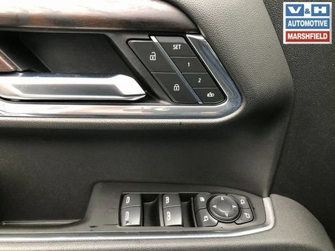 Used 2025 GMC Sierra 1500 SLT AWD/4WD image 15