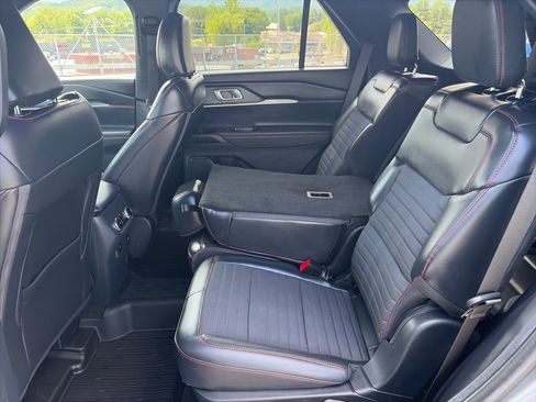 Certified 2025 Ford Explorer ST-Line RWD image 18