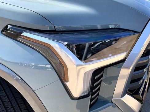 Used 2025 Toyota Tundra Limited image 25