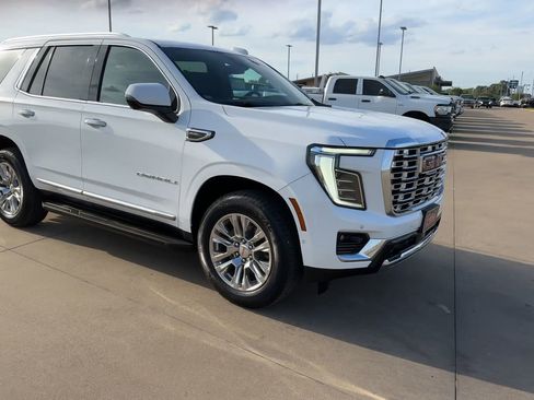 Used 2025 GMC Yukon Denali image 3