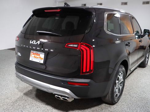 Used 2022 Kia Telluride EX image 7