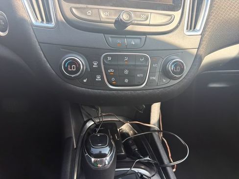 Used 2020 Chevrolet Malibu LT FWD image 18