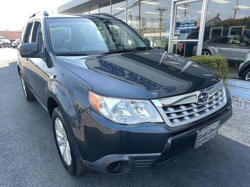 Used 2012 Subaru Forester 2.5X Premium w/ All-Weather Pkg image 2