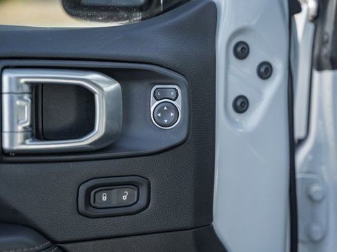 Used 2022 Jeep Gladiator Overland image 46