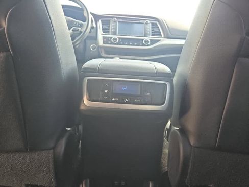 Used 2019 Toyota Highlander XLE AWD/4WD image 52