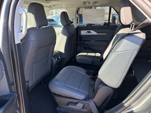 New 2026 Ford Explorer Active w/ Active Comfort Package image 6