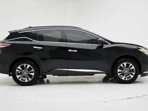 Used 2017 Nissan Murano SV w/ Visibility Package image 3