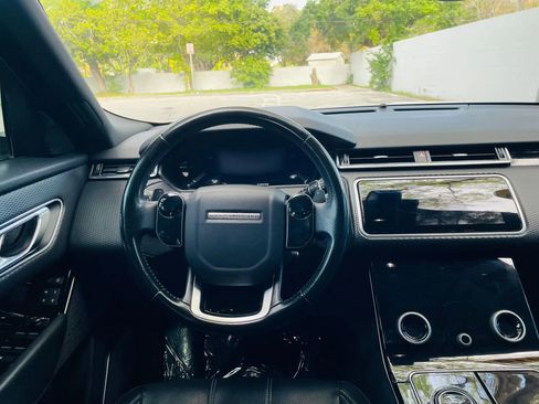 Used 2018 Land Rover Range Rover Velar S image 11