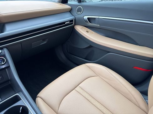 Used 2025 Hyundai Sonata Limited image 28