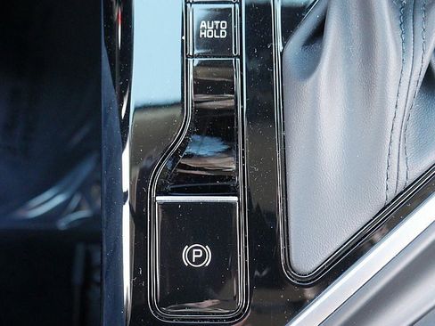 Used 2024 Kia Niro LX image 40