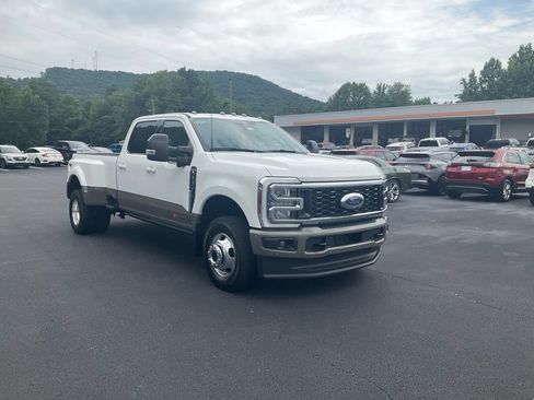 New 2026 Ford F350 King Ranch w/ FX4 Off-Road Package AWD/4WD image 3