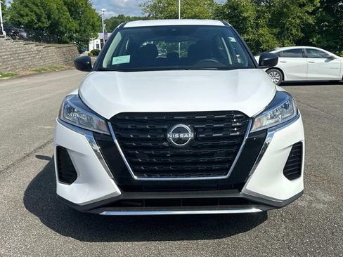 New 2025 Nissan Kicks Play S image 9