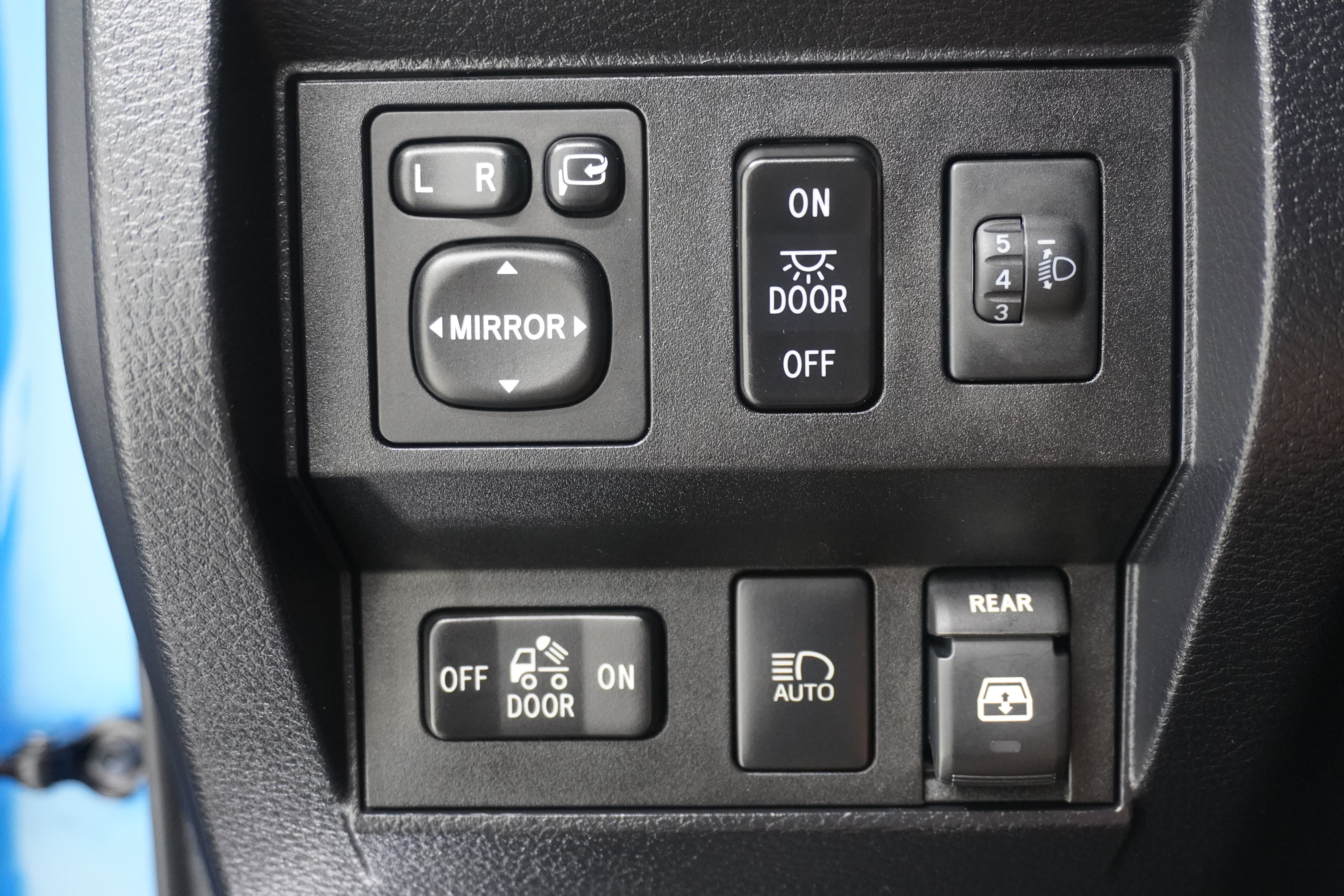 Used 2018 Toyota Tundra Platinum AWD/4WD image 28
