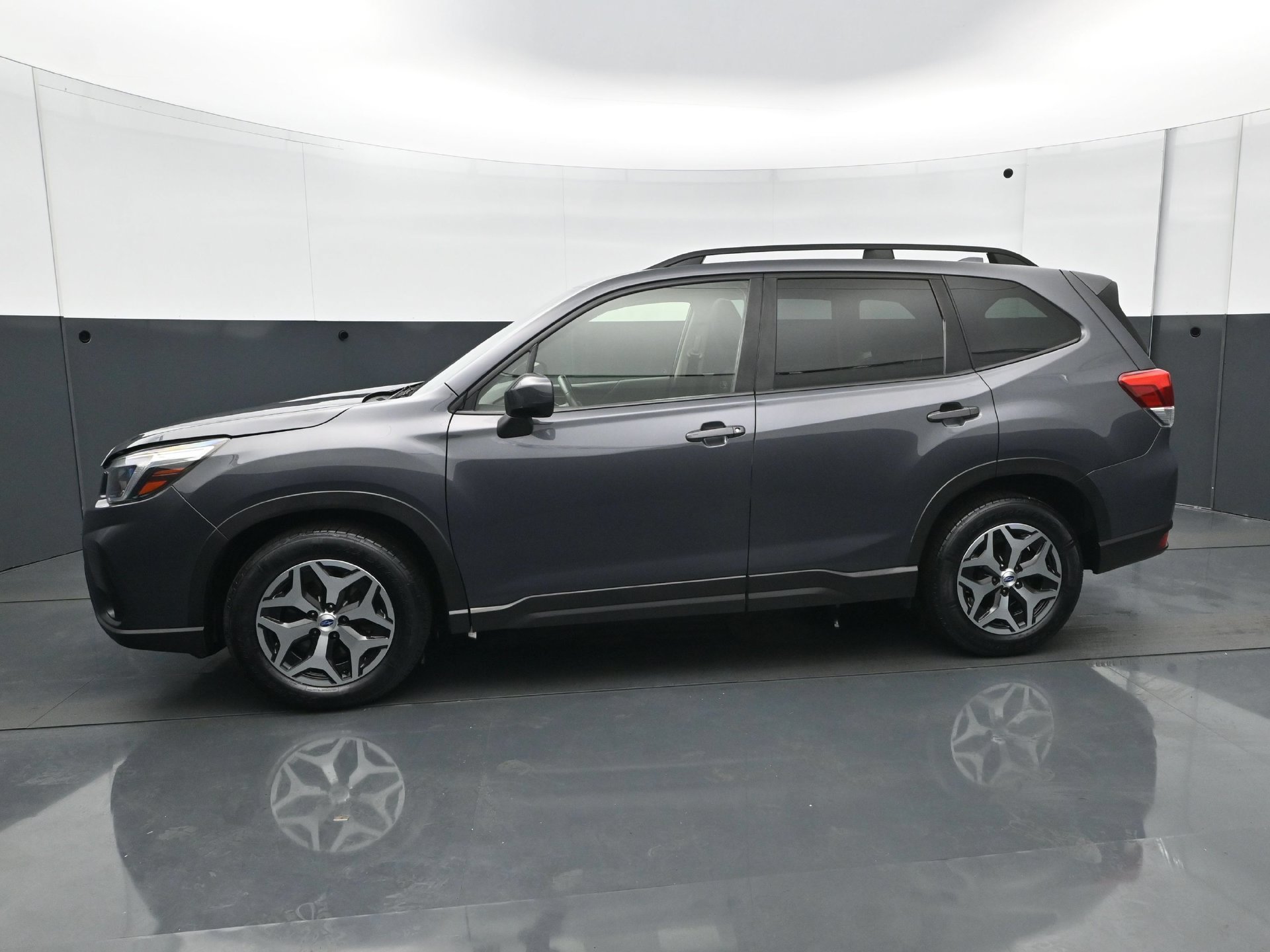Used 2021 Subaru Forester Premium AWD/4WD image 3