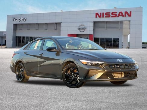 Used 2026 Hyundai Elantra Sport image 1