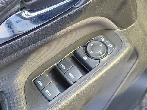 Used 2022 Chevrolet Equinox RS AWD/4WD image 17