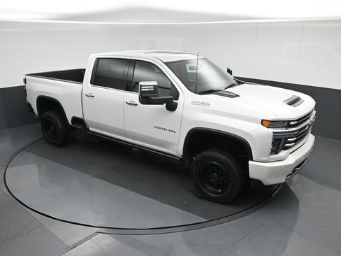 Used 2022 Chevrolet Silverado 2500 High Country w/ Safety Package II image 82