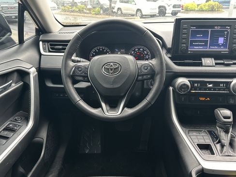 Used 2021 Toyota RAV4 XLE w/ Convenience Package AWD/4WD image 16
