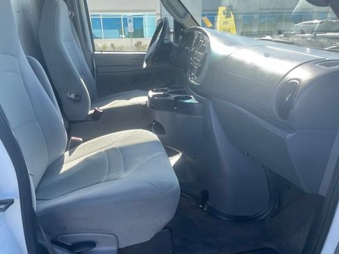 Used 2008 Ford E-350 and Econoline 350 Super Duty RWD image 12