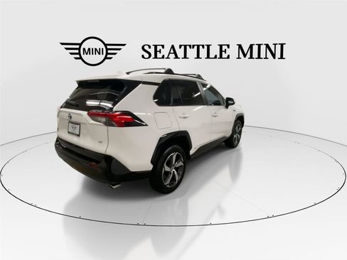 Used 2024 Toyota RAV4 SE w/ Weather & Moonroof Package AWD/4WD image 11