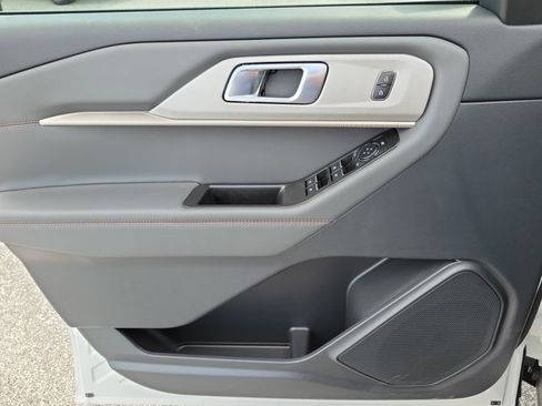 New 2026 Ford Explorer Active RWD image 23