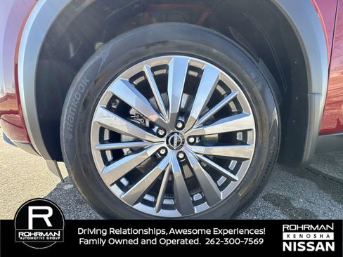 Used 2024 Nissan Pathfinder SL w/ SL Premium Package image 10