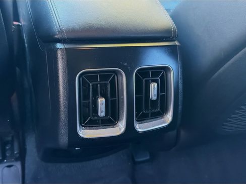 Used 2022 Kia Sorento S image 23