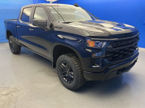 New 2026 Chevrolet Silverado 1500 Custom Trail Boss w/ Midnight Edition AWD/4WD image 2