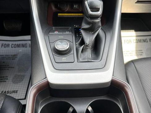 Used 2019 Toyota RAV4 Limited AWD/4WD image 33