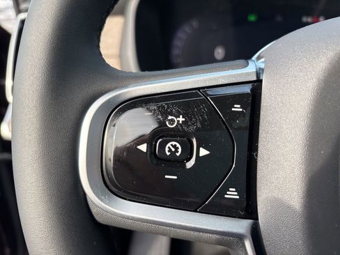 New 2026 Volvo XC90 B6 Plus w/ Protection Package Premier AWD/4WD image 23