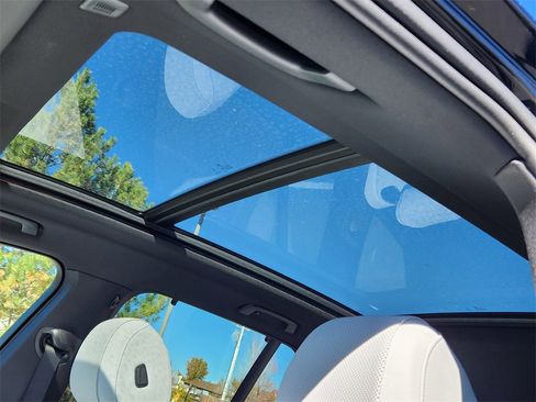 New 2026 BMW X5 xDrive50e image 19