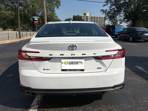 Used 2026 Toyota Camry SE FWD image 18
