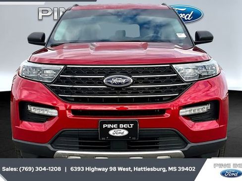 Used 2022 Ford Explorer XLT w/ Equipment Group 202A image 3