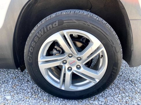 Used 2018 GMC Terrain SLE FWD image 22