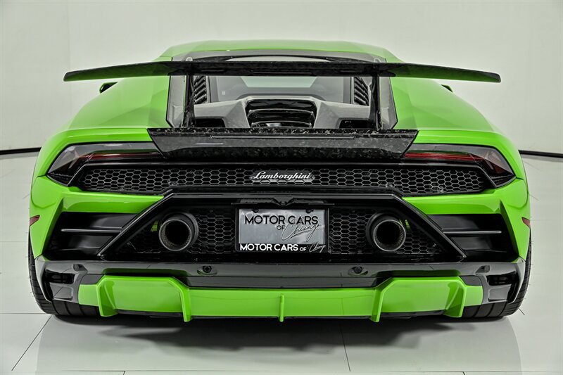 Used 2021 Lamborghini Huracan EVO RWD image 16