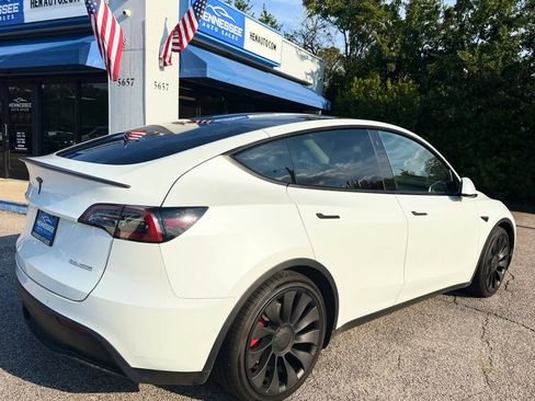 Used 2022 Tesla Model Y Performance AWD/4WD image 8