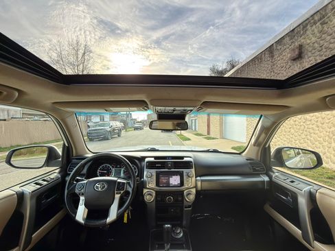 Used 2016 Toyota 4Runner SR5 Premium AWD/4WD image 34