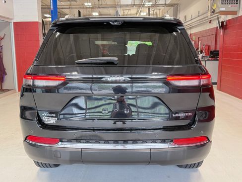 Used 2022 Jeep Grand Cherokee Limited w/ Luxury Tech Group II AWD/4WD image 6