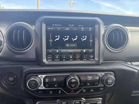 Used 2022 Jeep Wrangler Unlimited Sport AWD/4WD image 24