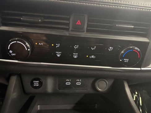 Used 2024 Nissan Rogue SV AWD/4WD image 12