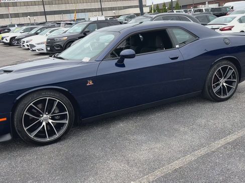 Used 2016 Dodge Challenger R/T Scat Pack RWD image 7