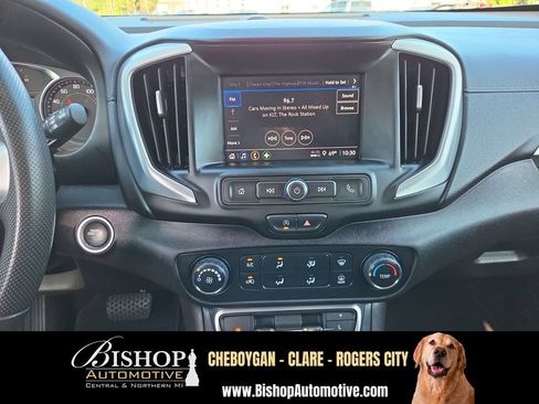 Used 2024 GMC Terrain SLE AWD/4WD image 24
