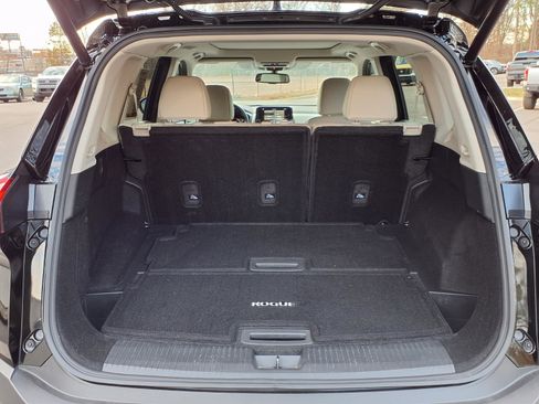 Used 2023 Nissan Rogue SL w/ SL Premium Package image 25