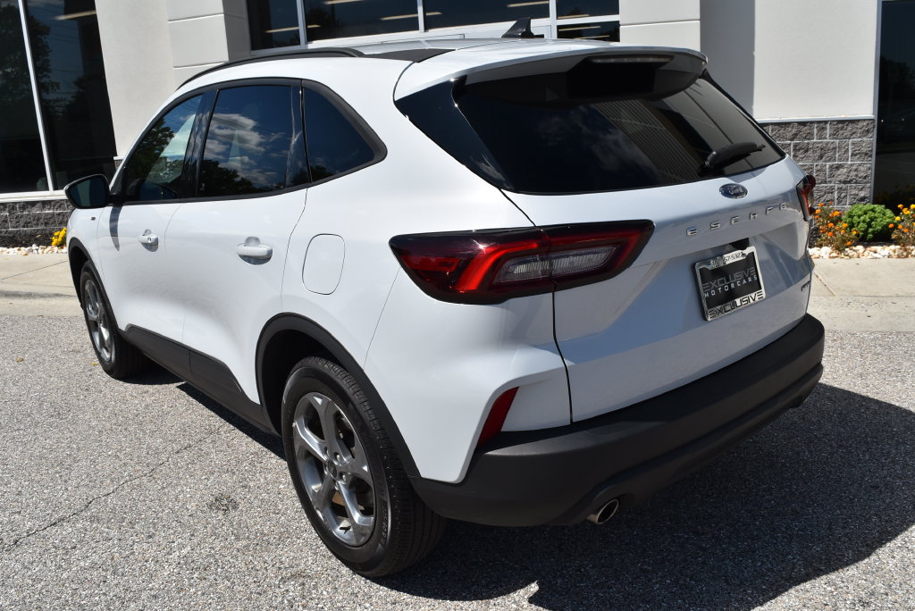 Used 2025 Ford Escape ST-Line Select AWD/4WD image 5