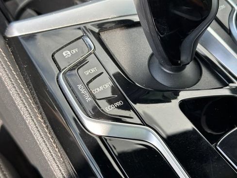 Used 2023 BMW M550i xDrive w/ Executive Package AWD/4WD image 25