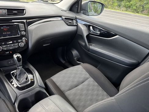Certified 2019 Nissan Rogue Sport SV FWD image 27