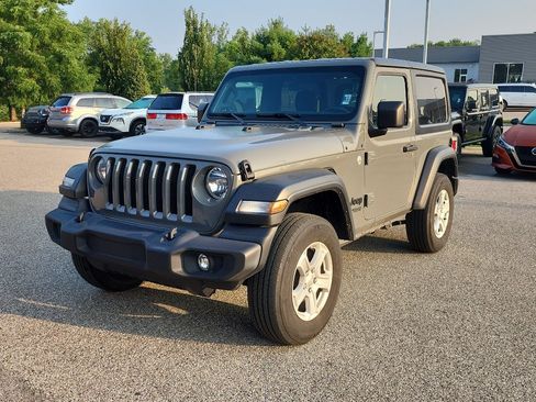 Used 2021 Jeep Wrangler Sport AWD/4WD image 3