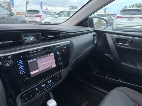Used 2017 Toyota Corolla L image 8