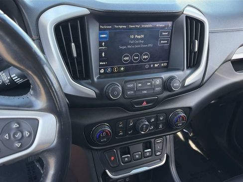 Used 2018 GMC Terrain SLT w/ Preferred Package FWD image 28