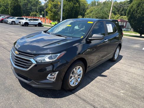 Used 2021 Chevrolet Equinox LS w/ LS Convenience Package FWD image 9
